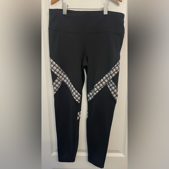 GapFit High Rise 7/8 Leggings in Eclipse - Picture 1 of 7